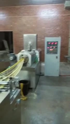 Ligne de machines de traitement de collations feuilletées d'extrudeuse haute performance